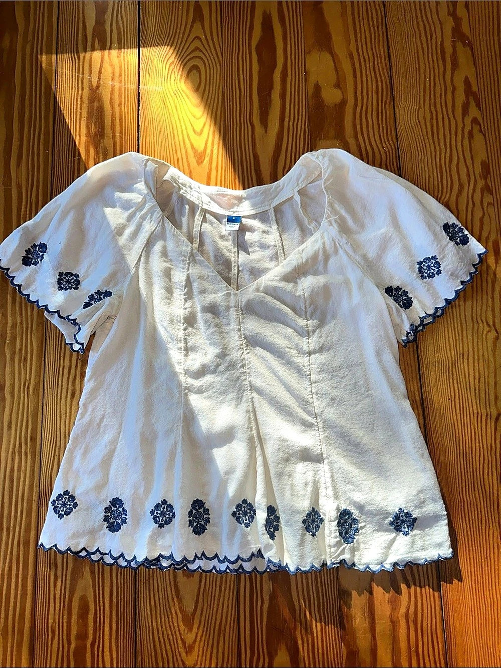 Embroidered Floral Blouse in White & Blue Size  S Like New